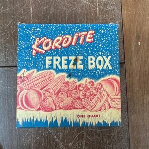 Vintage Kordite Freze Box One Quart Vegetable Fruit‎ Blue Red Decor